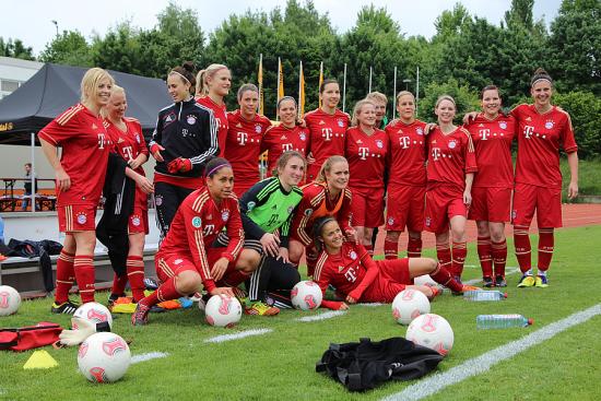 Foto: Die Bayern-Mannschaft verstÃ¤rkt mit Conti-Spielerinnen. Foto: Kathrin Kammermeier